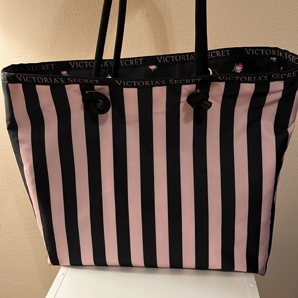 NWT Victoria’s Secret Reversible Tote Bag - Picture 1 of 6